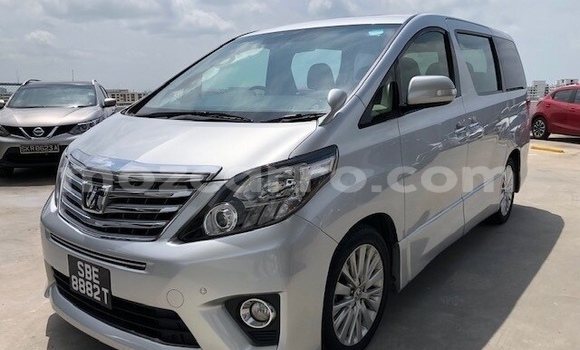 Nunua Ilio tumika Toyota Alphard Fedha Gari ndani ya Maputo nchini Maputo Nunua Ilio tumika Toyota Alphard Fedha Gari ndani ya Maputo nchini Maputo