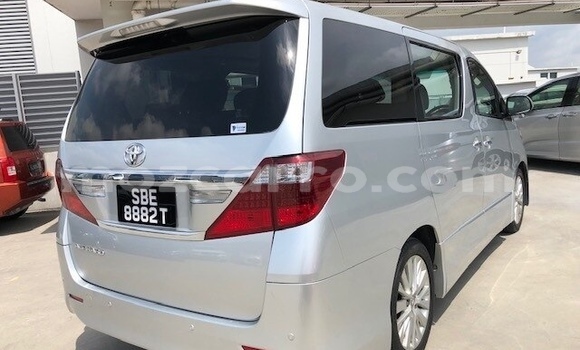Nunua Ilio tumika Toyota Alphard Fedha Gari ndani ya Maputo nchini Maputo Nunua Ilio tumika Toyota Alphard Fedha Gari ndani ya Maputo nchini Maputo