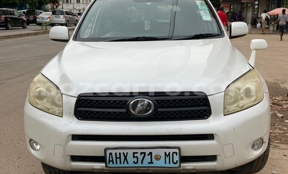 Nunua Ilio tumika Toyota RAV4 Nyeupe Gari ndani ya Maputo nchini Maputo Nunua Ilio tumika Toyota RAV4 Nyeupe Gari ndani ya Maputo nchini Maputo