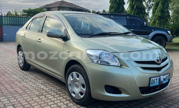 Comprar Usado Toyota Belta Verde Carro em Maputo em Maputo