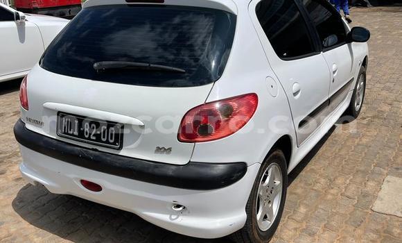 Nunua Ilio tumika Peugeot 206 Nyeupe Gari ndani ya Maputo nchini Maputo Nunua Ilio tumika Peugeot 206 Nyeupe Gari ndani ya Maputo nchini Maputo