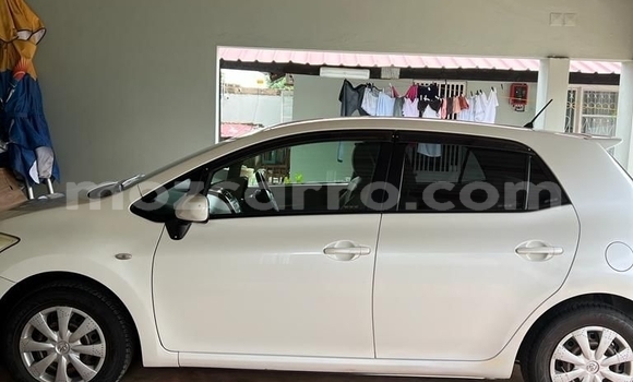Comprar Usado Toyota Auris Branco Carro em Maputo em Maputo