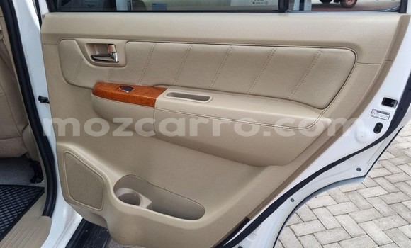 Nunua Ilio tumika Toyota Fortuner Nyekundu Gari ndani ya Maputo nchini Maputo Nunua Ilio tumika Toyota Fortuner Nyekundu Gari ndani ya Maputo nchini Maputo