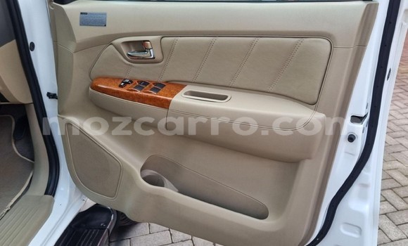 Nunua Ilio tumika Toyota Fortuner Nyekundu Gari ndani ya Maputo nchini Maputo Nunua Ilio tumika Toyota Fortuner Nyekundu Gari ndani ya Maputo nchini Maputo