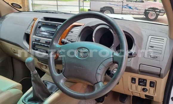 Nunua Ilio tumika Toyota Fortuner Nyekundu Gari ndani ya Maputo nchini Maputo Nunua Ilio tumika Toyota Fortuner Nyekundu Gari ndani ya Maputo nchini Maputo
