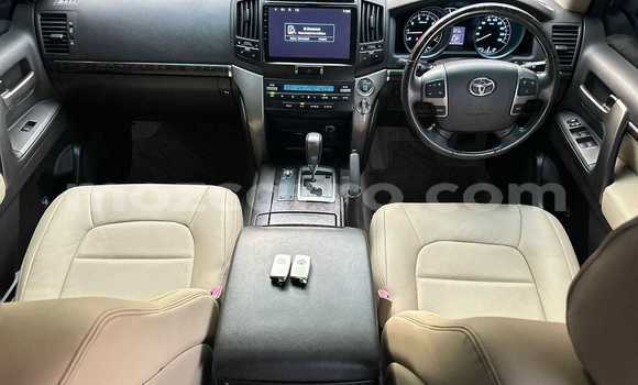 Comprar Novo Toyota Land Cruiser Branco Carro em Maputo em Maputo Comprar Novo Toyota Land Cruiser Branco Carro em Maputo em Maputo