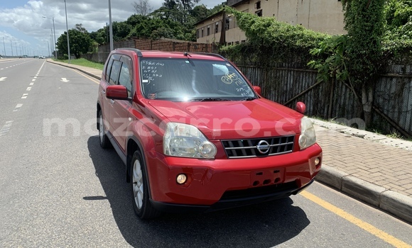 Tenga Tsaru Nissan X-Trail Tsvuku Mota in Maputo in Maputo Tenga Tsaru Nissan X-Trail Tsvuku Mota in Maputo in Maputo