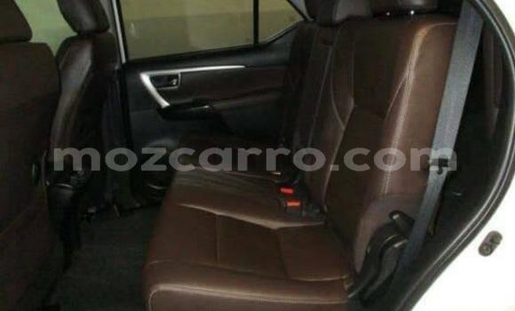 Comprar Usado Toyota Fortuner Branco Carro em Maputo em Maputo Comprar Usado Toyota Fortuner Branco Carro em Maputo em Maputo