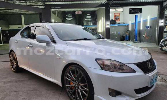 Comprar Novo Lexus IS Branco Carro em Maputo em Maputo