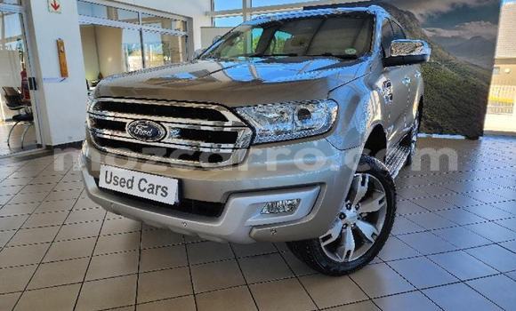 Tenga Tsaru Ford Everest Zvimwe Mota in Maputo in Maputo