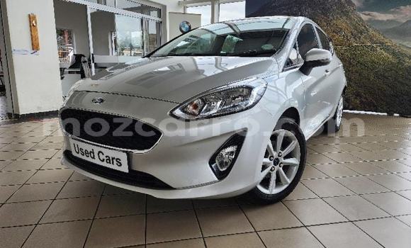 Nunua Ilio tumika Ford Fiesta Fedha Gari ndani ya Manica nchini Manica