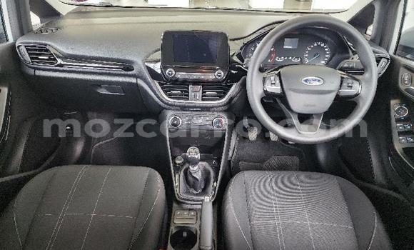 Tenga Tsaru Ford Fiesta Sirivha Mota in Manica in Manica Tenga Tsaru Ford Fiesta Sirivha Mota in Manica in Manica