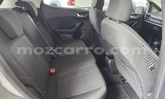 Tenga Tsaru Ford Fiesta Sirivha Mota in Manica in Manica Tenga Tsaru Ford Fiesta Sirivha Mota in Manica in Manica