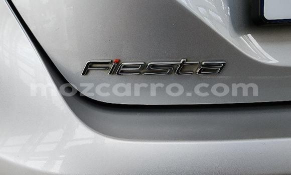 Tenga Tsaru Ford Fiesta Sirivha Mota in Manica in Manica Tenga Tsaru Ford Fiesta Sirivha Mota in Manica in Manica