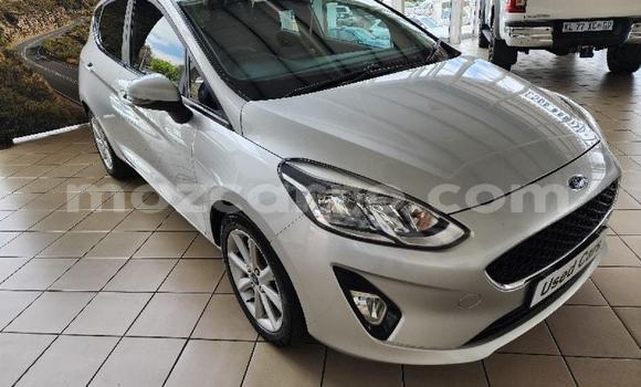 Tenga Tsaru Ford Fiesta Sirivha Mota in Manica in Manica Tenga Tsaru Ford Fiesta Sirivha Mota in Manica in Manica