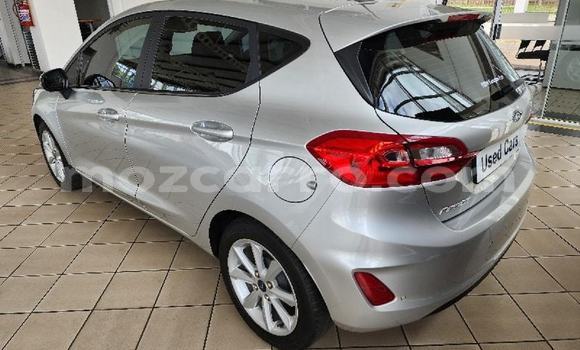 Tenga Tsaru Ford Fiesta Sirivha Mota in Manica in Manica Tenga Tsaru Ford Fiesta Sirivha Mota in Manica in Manica