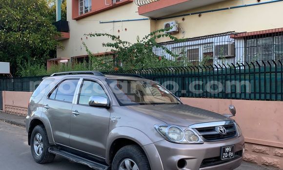 Comprar Usado Toyota Fortuner De outros Carro em Maputo em Maputo