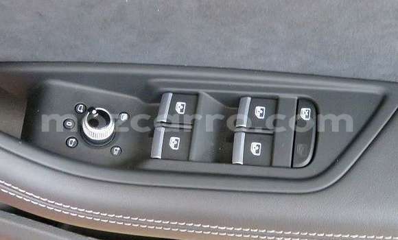 Nunua Ilio tumika Audi A4 Nyekundu Gari ndani ya Maputo nchini Maputo Nunua Ilio tumika Audi A4 Nyekundu Gari ndani ya Maputo nchini Maputo