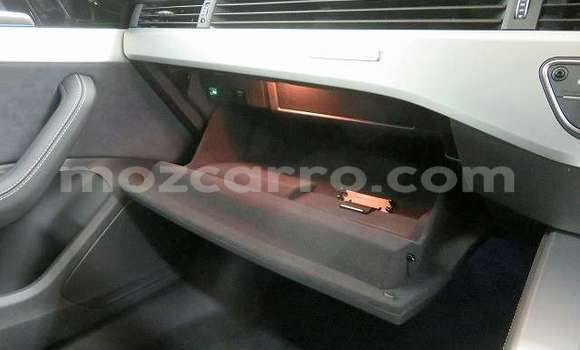 Nunua Ilio tumika Audi A4 Nyekundu Gari ndani ya Maputo nchini Maputo Nunua Ilio tumika Audi A4 Nyekundu Gari ndani ya Maputo nchini Maputo