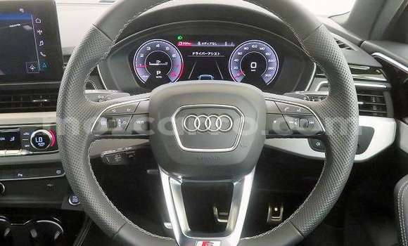 Nunua Ilio tumika Audi A4 Nyekundu Gari ndani ya Maputo nchini Maputo Nunua Ilio tumika Audi A4 Nyekundu Gari ndani ya Maputo nchini Maputo