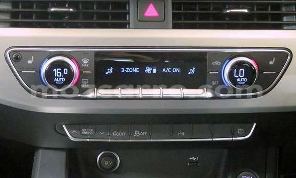 Nunua Ilio tumika Audi A4 Nyekundu Gari ndani ya Maputo nchini Maputo Nunua Ilio tumika Audi A4 Nyekundu Gari ndani ya Maputo nchini Maputo