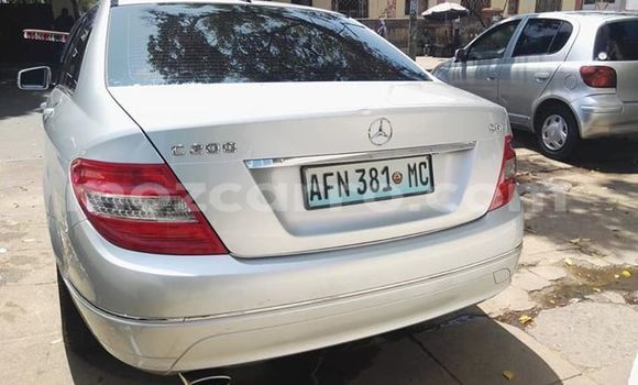 Comprar Usado Mercedes‒Benz C-Class Prata Carro em Maputo em Maputo Comprar Usado Mercedes‒Benz C-Class Prata Carro em Maputo em Maputo