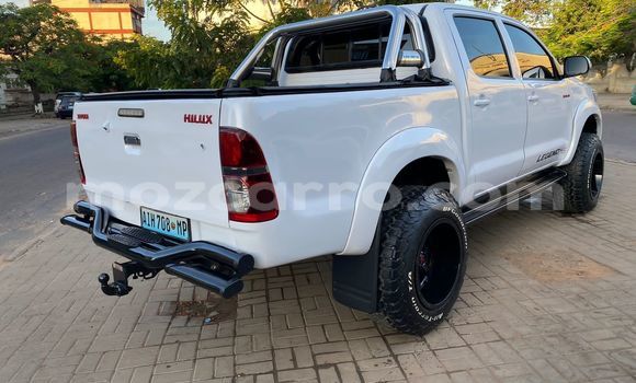 Nunua Ilio tumika Toyota Hilux Nyeupe Gari ndani ya Maputo nchini Maputo Nunua Ilio tumika Toyota Hilux Nyeupe Gari ndani ya Maputo nchini Maputo