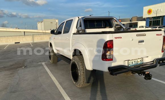 Nunua Ilio tumika Toyota Hilux Nyeupe Gari ndani ya Maputo nchini Maputo Nunua Ilio tumika Toyota Hilux Nyeupe Gari ndani ya Maputo nchini Maputo