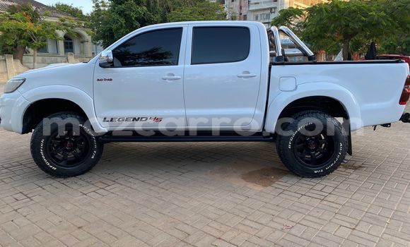 Nunua Ilio tumika Toyota Hilux Nyeupe Gari ndani ya Maputo nchini Maputo Nunua Ilio tumika Toyota Hilux Nyeupe Gari ndani ya Maputo nchini Maputo