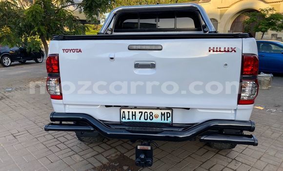 Nunua Ilio tumika Toyota Hilux Nyeupe Gari ndani ya Maputo nchini Maputo Nunua Ilio tumika Toyota Hilux Nyeupe Gari ndani ya Maputo nchini Maputo