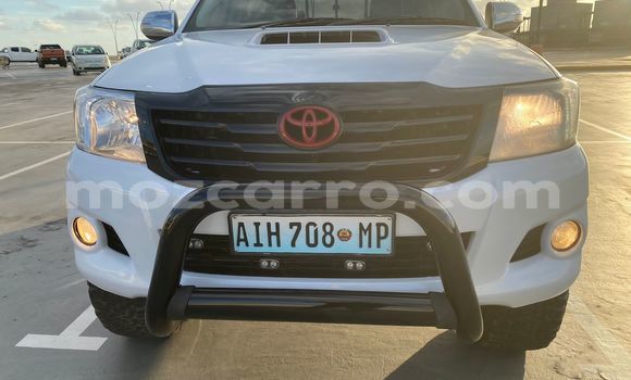 Nunua Ilio tumika Toyota Hilux Nyeupe Gari ndani ya Maputo nchini Maputo Nunua Ilio tumika Toyota Hilux Nyeupe Gari ndani ya Maputo nchini Maputo