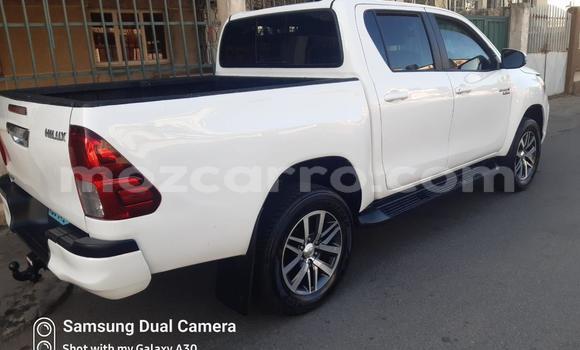 Buy Used Toyota Hiluxe Revo White Car in Maputo in Maputo Buy Used Toyota Hiluxe Revo White Car in Maputo in Maputo