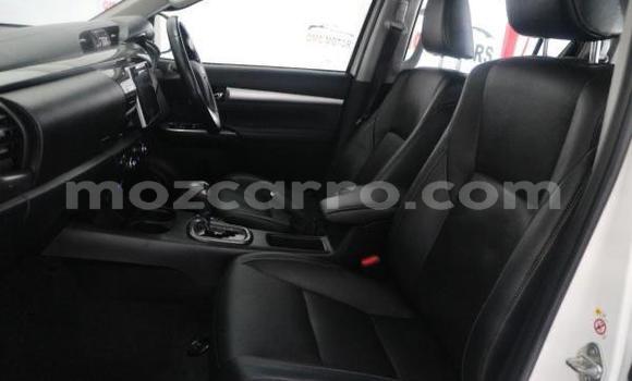 Buy Used Toyota Hiluxe Revo White Car in Maputo in Maputo Buy Used Toyota Hiluxe Revo White Car in Maputo in Maputo