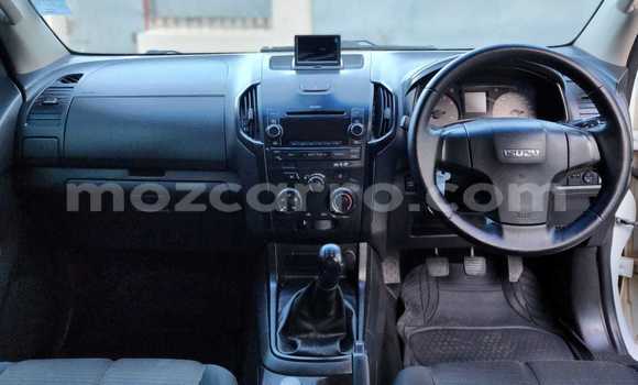 Buy Used Isuzu D-MAX White Car in Maputo in Maputo Buy Used Isuzu D-MAX White Car in Maputo in Maputo