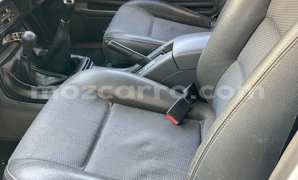 Comprar Usado Nissan Hardbody Branco Carro em Maputo em Maputo Comprar Usado Nissan Hardbody Branco Carro em Maputo em Maputo