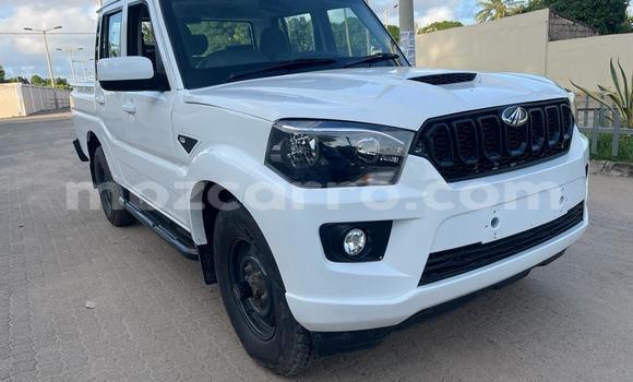 Nunua Ilio tumika Mahindra Armada Nyeupe Gari ndani ya Maputo nchini Maputo