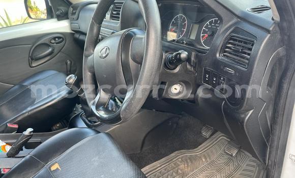 Nunua Ilio tumika Mahindra Armada Nyeupe Gari ndani ya Maputo nchini Maputo Nunua Ilio tumika Mahindra Armada Nyeupe Gari ndani ya Maputo nchini Maputo