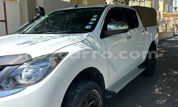 Buy Used Mazda BT-50 White Car in Maputo in Maputo