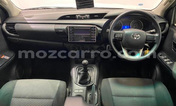 Nunua Ilio tumika Toyota Hilux Nyeupe Gari ndani ya Maputo nchini Maputo Nunua Ilio tumika Toyota Hilux Nyeupe Gari ndani ya Maputo nchini Maputo