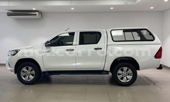 Nunua Ilio tumika Toyota Hilux Nyeupe Gari ndani ya Maputo nchini Maputo Nunua Ilio tumika Toyota Hilux Nyeupe Gari ndani ya Maputo nchini Maputo