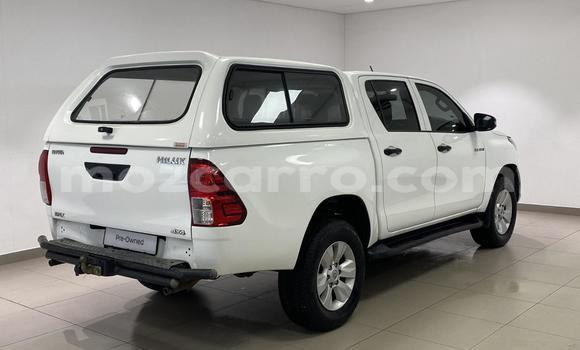Nunua Ilio tumika Toyota Hilux Nyeupe Gari ndani ya Maputo nchini Maputo Nunua Ilio tumika Toyota Hilux Nyeupe Gari ndani ya Maputo nchini Maputo