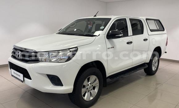 Nunua Ilio tumika Toyota Hilux Nyeupe Gari ndani ya Maputo nchini Maputo Nunua Ilio tumika Toyota Hilux Nyeupe Gari ndani ya Maputo nchini Maputo