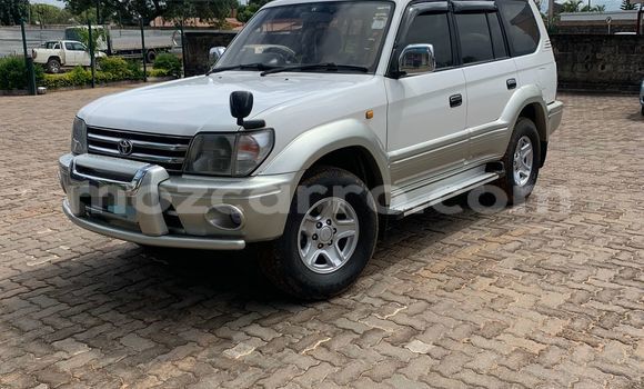 Nunua Ilio tumika Toyota Prado Nyeupe Gari ndani ya Maputo nchini Maputo
