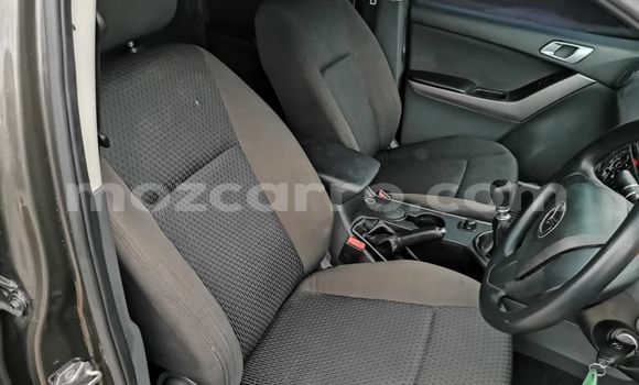 Comprar Usado Mazda BT-50 Castanho Carro em Maputo em Maputo Comprar Usado Mazda BT-50 Castanho Carro em Maputo em Maputo