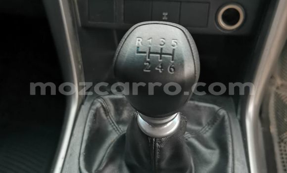 Comprar Usado Mazda BT-50 Castanho Carro em Maputo em Maputo Comprar Usado Mazda BT-50 Castanho Carro em Maputo em Maputo