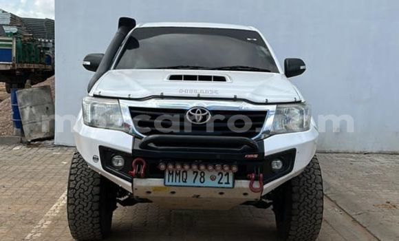 Buy Used Toyota Hilux White Car in Maputo in Maputo Buy Used Toyota Hilux White Car in Maputo in Maputo