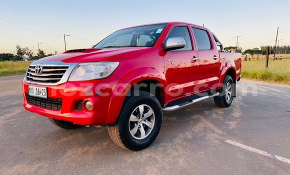 Comprar Usado Toyota Hilux Vermelho Carro em Maputo em Maputo