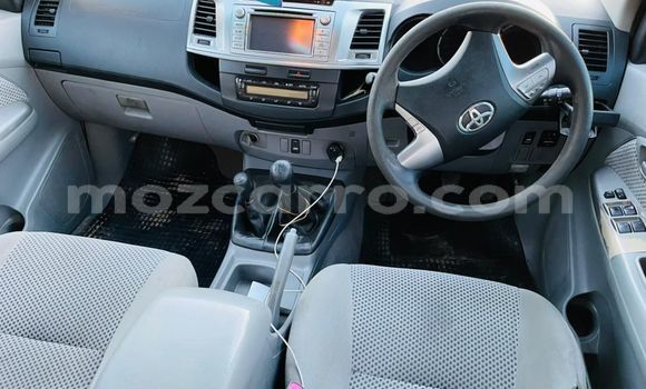 Buy Used Toyota Hilux Red Car in Maputo in Maputo Buy Used Toyota Hilux Red Car in Maputo in Maputo