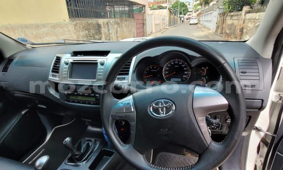 Comprar Usado Toyota Hilux Branco Carro em Maputo em Maputo Comprar Usado Toyota Hilux Branco Carro em Maputo em Maputo