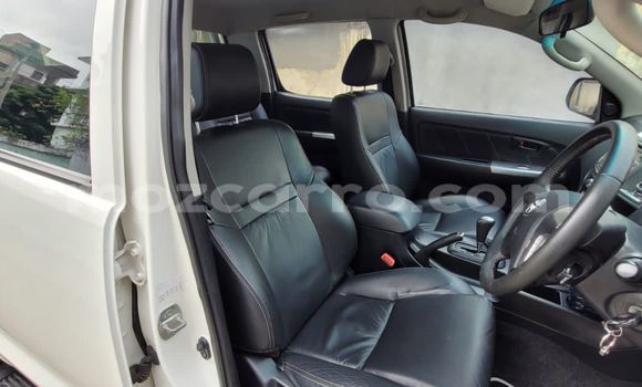 Comprar Usado Toyota Hilux Branco Carro em Maputo em Maputo Comprar Usado Toyota Hilux Branco Carro em Maputo em Maputo
